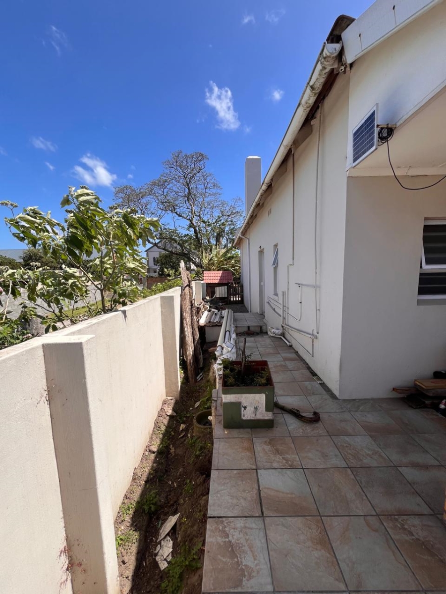5 Bedroom Property for Sale in Cambridge Eastern Cape
